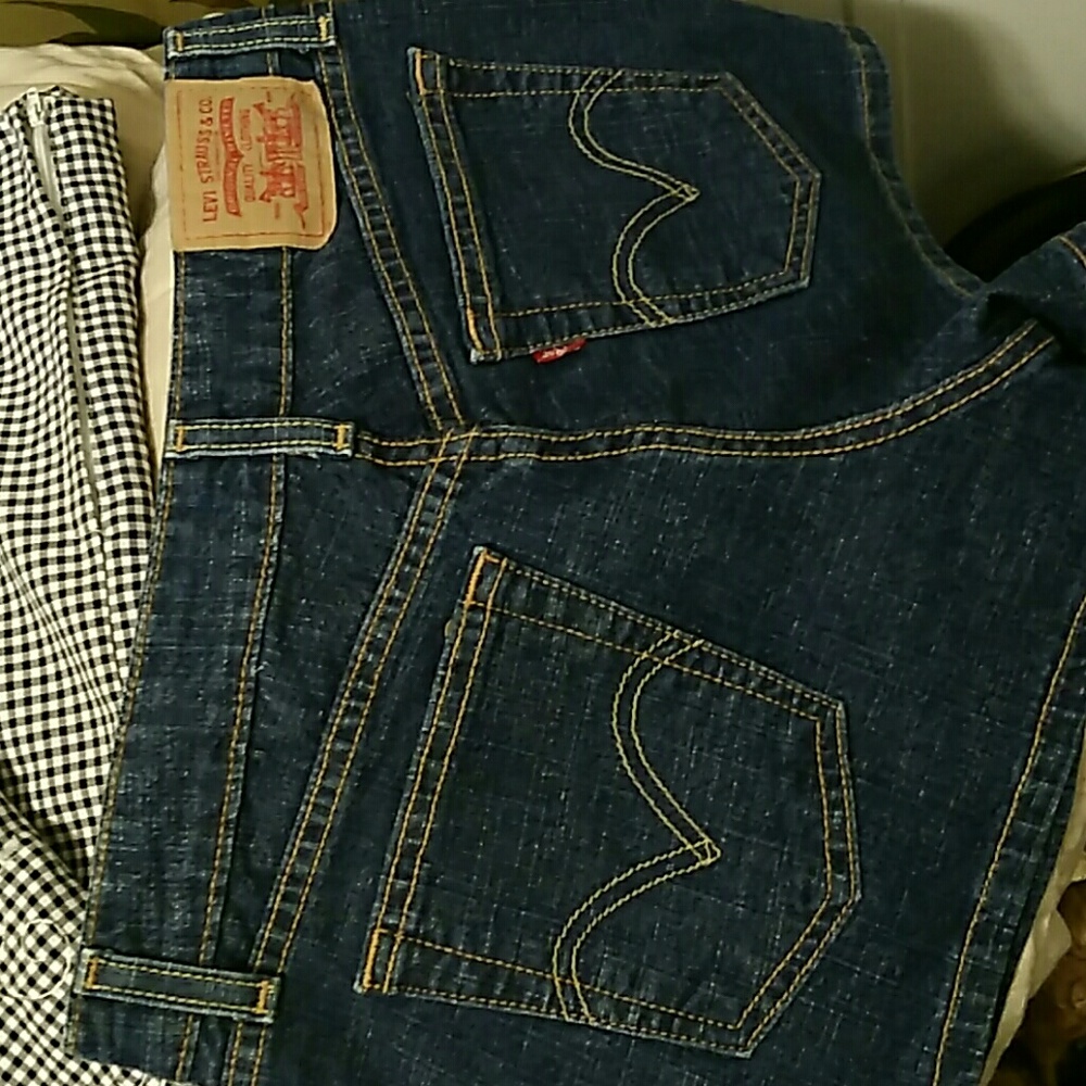 Girls levis shorts
